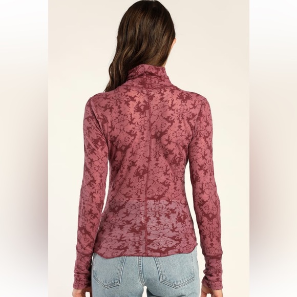 🆕FREE PEOPLE YOU AND I PLUM PURPLE LONG SLEEVE TURTLENECK TOP - Picture 3 of 10